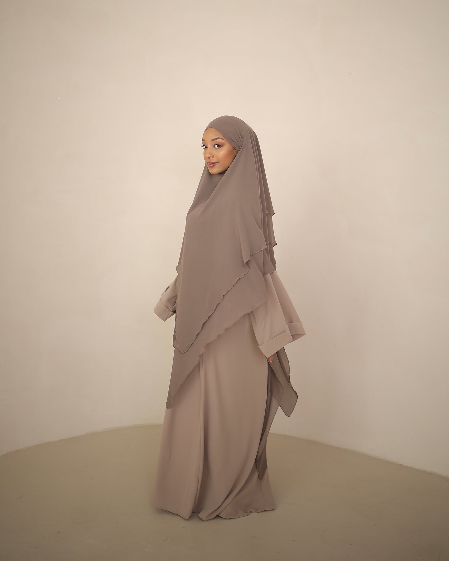 Basic Abaya Beige