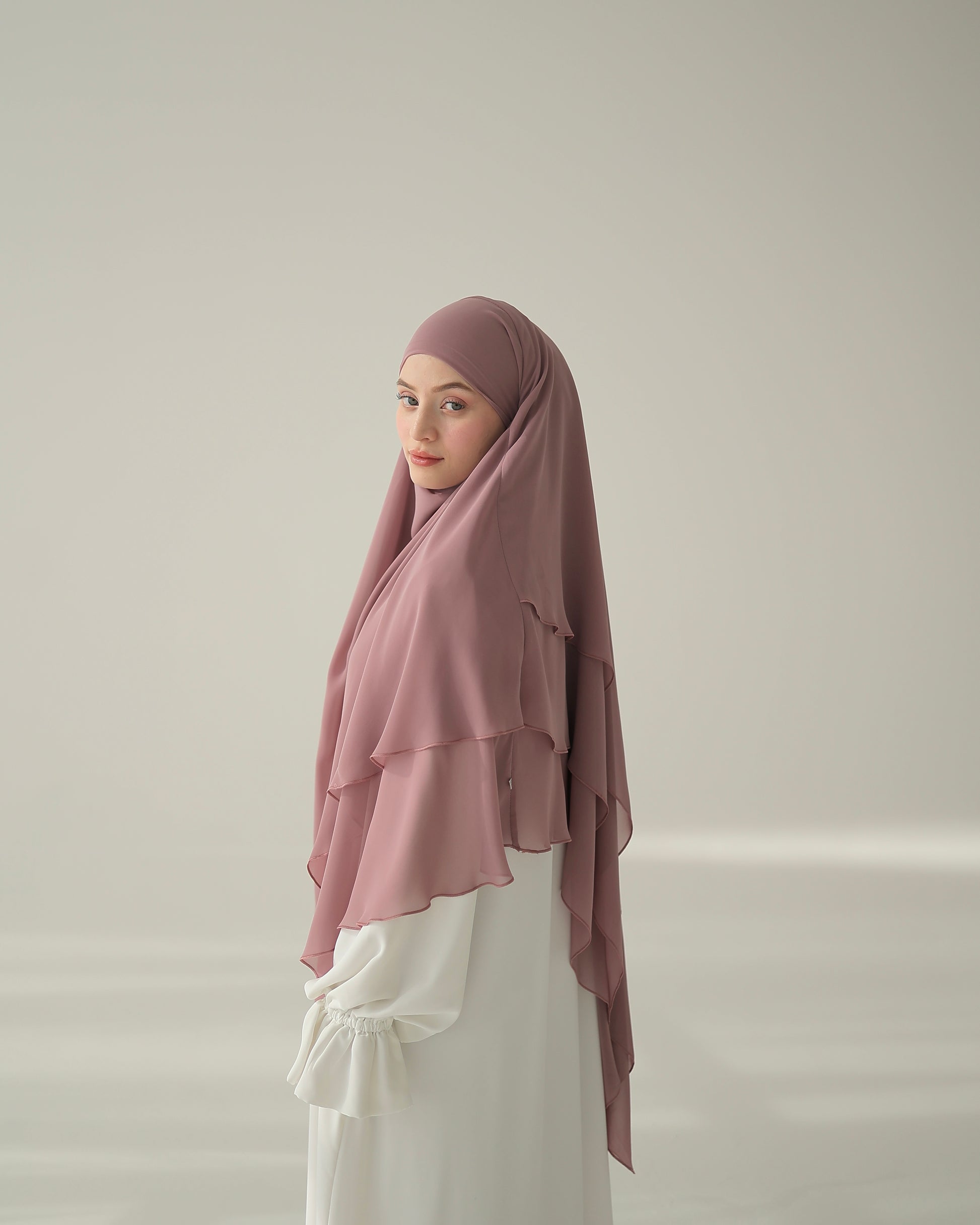 Three-layer chiffon Khimar BERRY